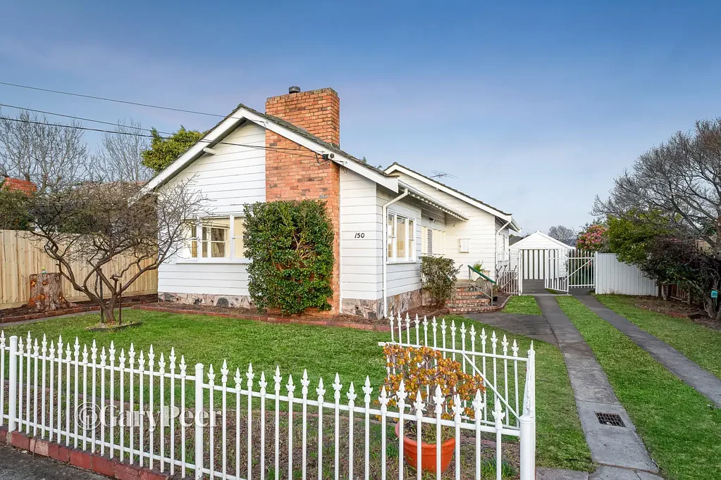 Moorabbin 3બેડરૂમ Where family charm meets endless possibilities