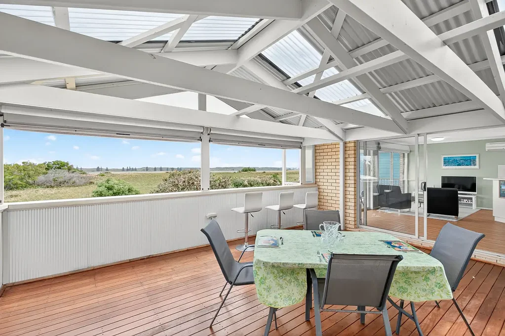 Hindmarsh Island 3房  Quality Hickinbotham Home with Space, Style & Lower Murray Views