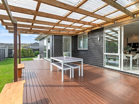Pukekohe 5房  A Versatile Dual Living Gem