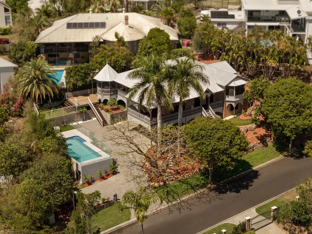 Bardon 6ਬੈੱਡਰੂਮ Exemplary Elevation and Family Living in Bardon's Most Exclusive Enclave