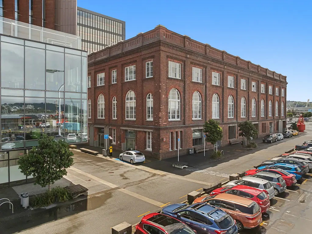 Thorndon Blue-chip office with blue-water views
