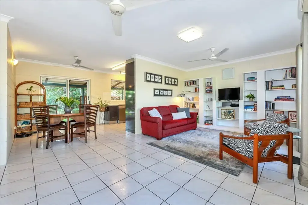 2 Pell Ct, Moulden, NT 830