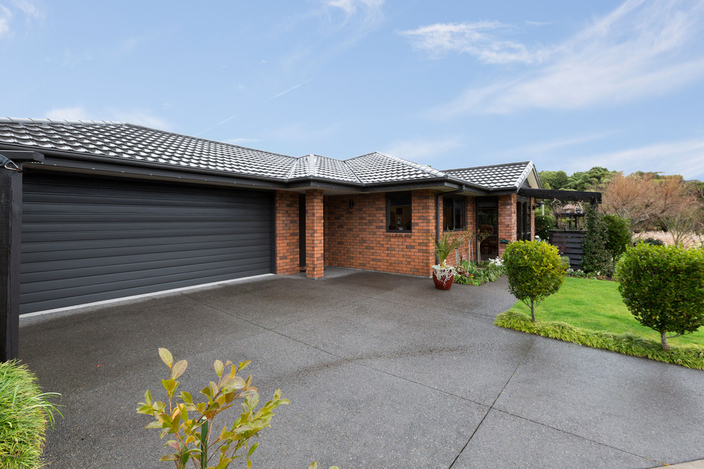 20 Ainslee Street, Highlands Park, New Plymouth, 3部屋, 2バスルーム