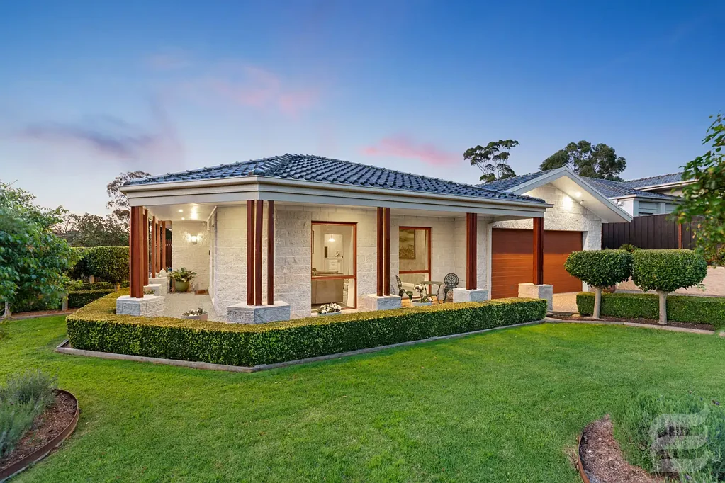 1 Bambra Street, Mount Eliza, VIC 3930