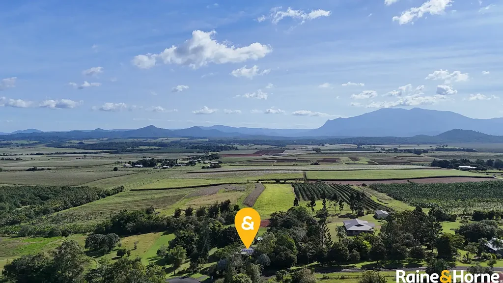 Garradunga 3 Bedroom Lovely peaceful home on 2 1/2 acres 10 minutes to town.