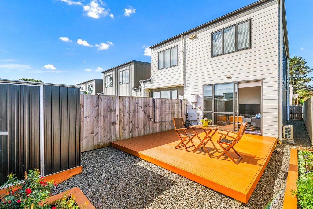 Flat Bush 3 Slaapkamer Freehold, No Body Corp Fee, No Society Fee