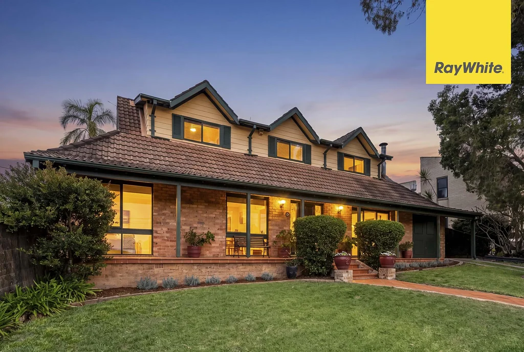 Marsfield 5Kwarto "CARISBROOKE" - Timeless Character, Exceptional Space & Family Living
