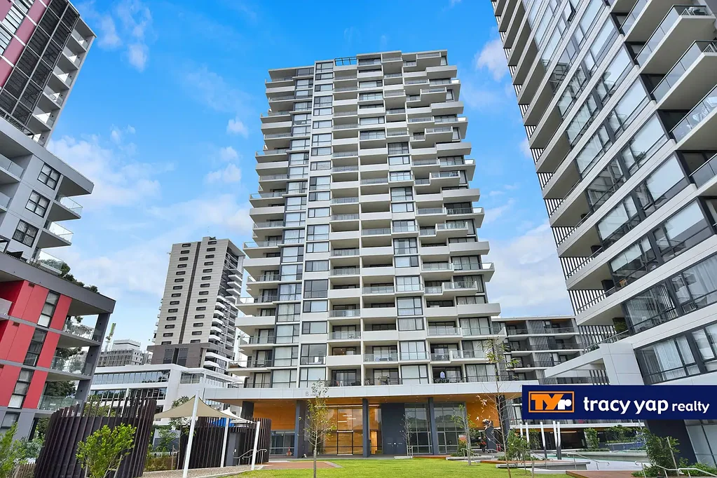 High Level Spacious Studio with district view (Furnished)