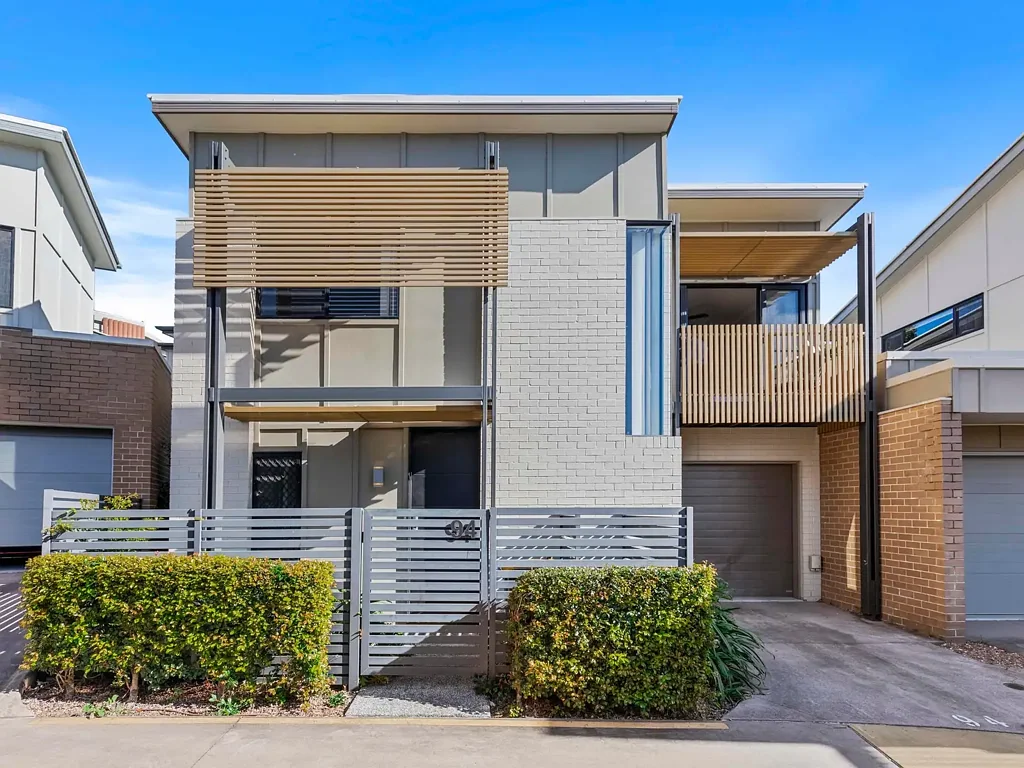 Cannon Hill 3 Bedroom STYLISH RESORT LIVING IN THE HEART OF CANNON HILL