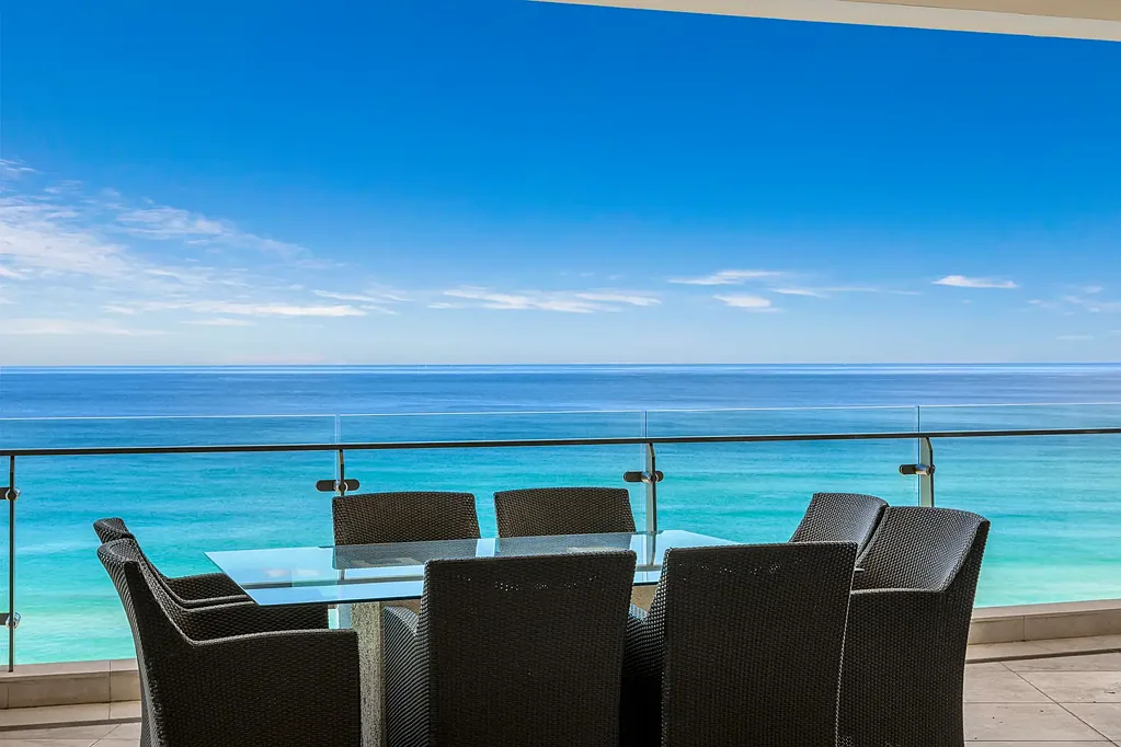 Surfers Paradise 4침실 Luxurious Entire Floor Beachfront Residence