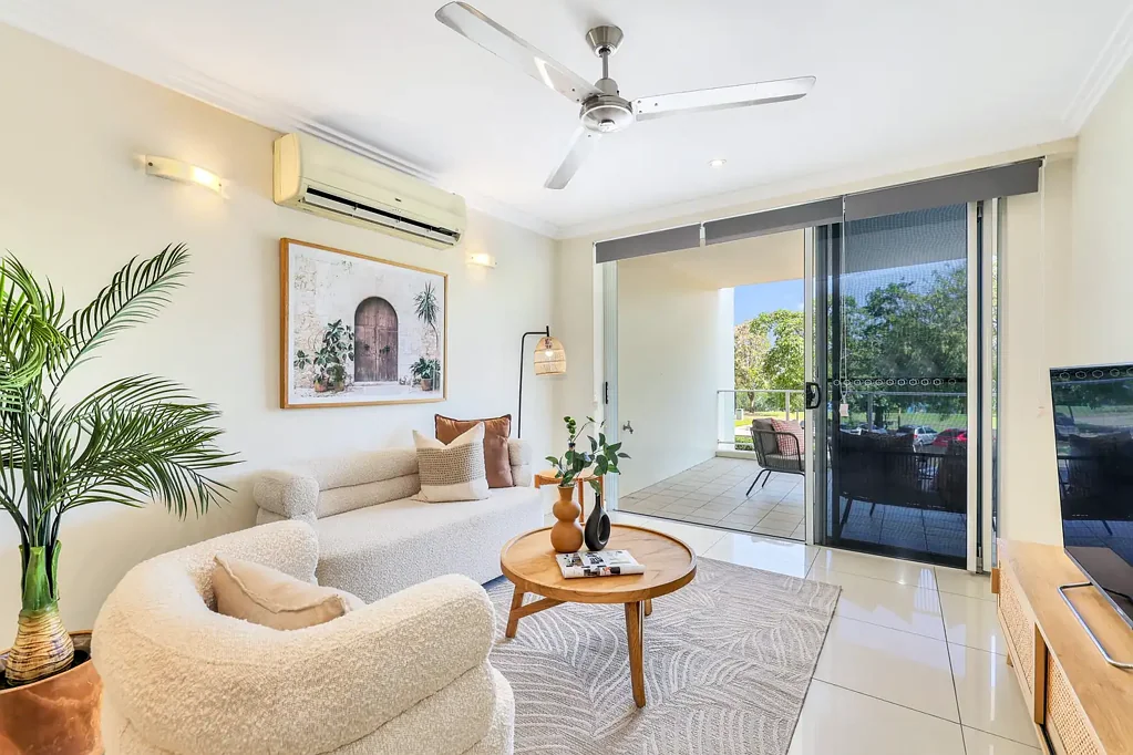 Darwin City 1침실 Rare Esplanade Gem - One-Bedroom with Two Car Parks in Prestigious Lameroo Complex