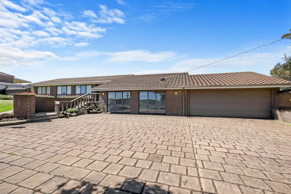 Large Executive Property