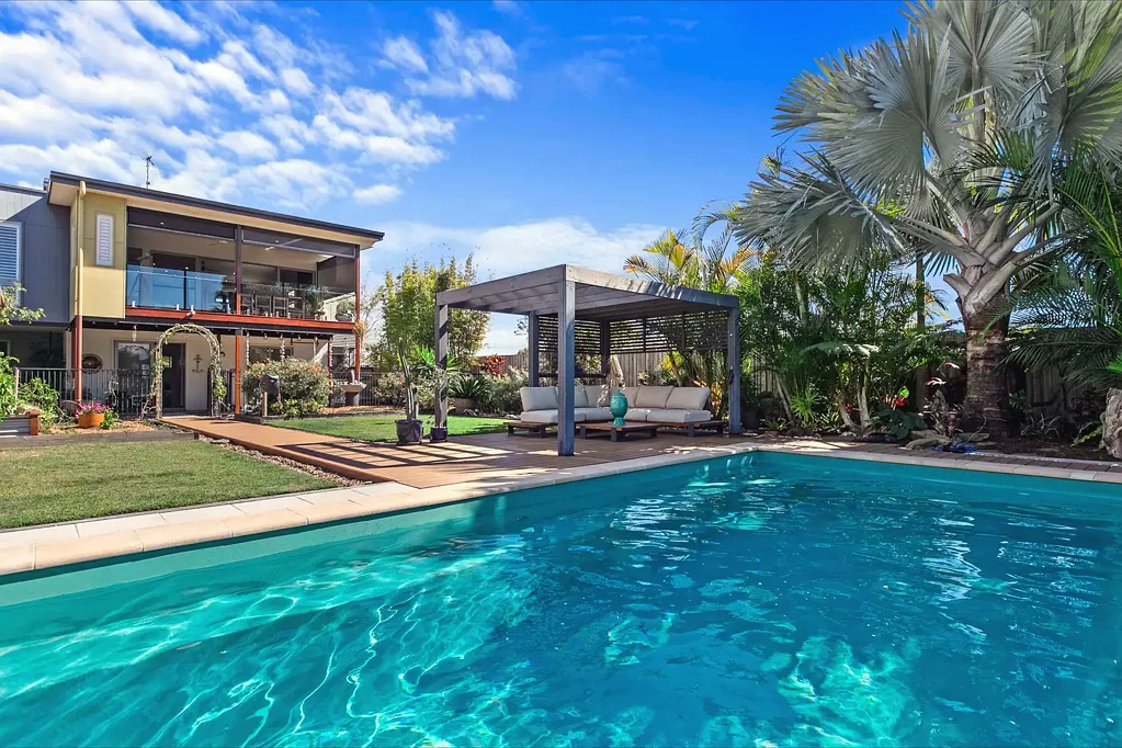 Burrum Heads 4ਬੈੱਡਰੂਮ Ocean Views, Sea Breezes and an Enviable Coastal Lifestyle