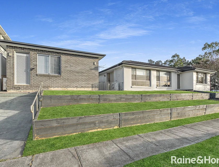 32 & 32A Bathurst Street, Wakeley, South Western Suburbs, 5 غرف, 2 حمامات, House