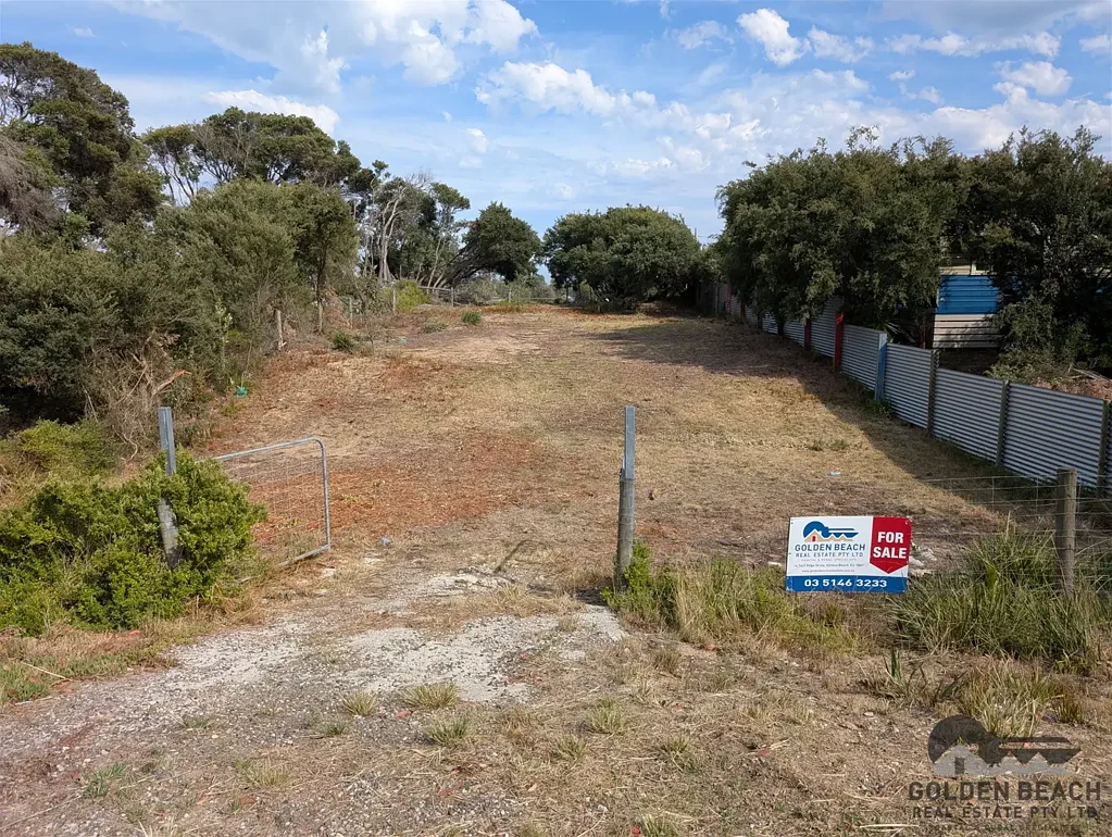 Golden Beach Hop, Step & a Jump to The Beach! Just One Street Back!