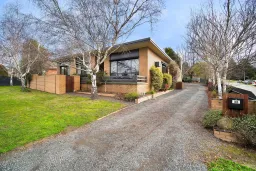 806 Geelong Road, Canadian