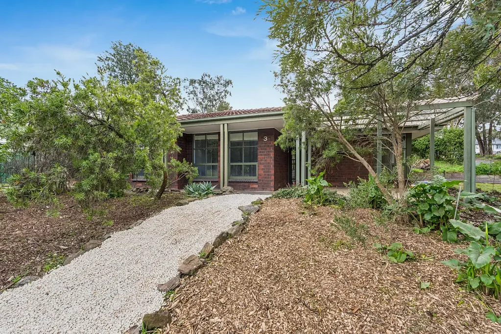 Mount Barker 3غرفة نوم Corner Block Convenience with Side Access & Great Shedding