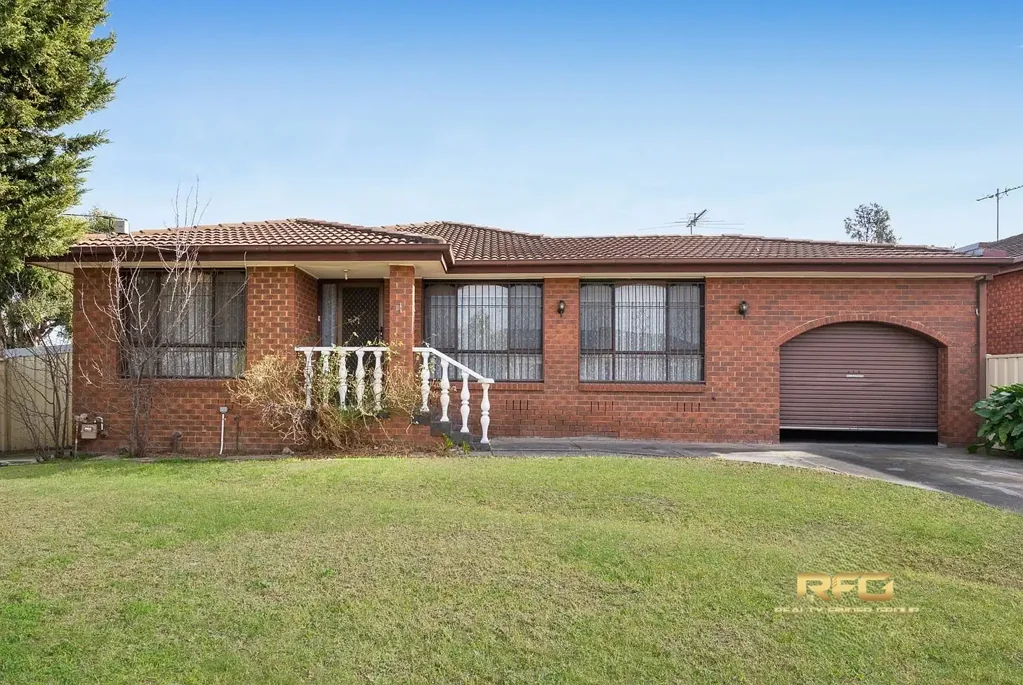 Spacious 3-Bedroom Family Home in a Prime Location – Available for Rent!