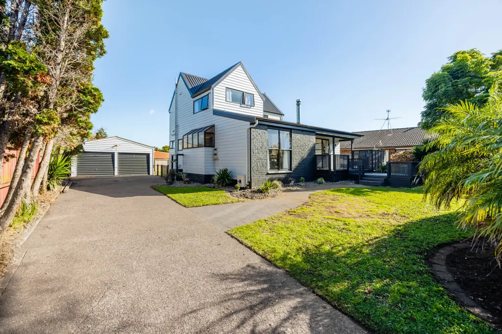 Conifer Grove 3 Bedroom Family Home In The Heart of Conifer Grove
