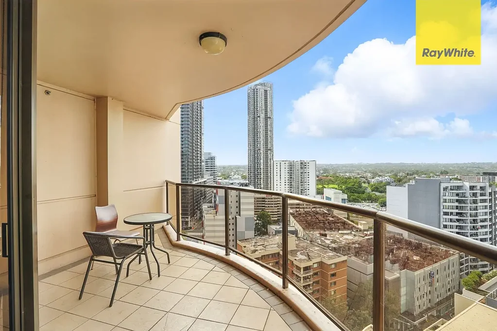 Parramatta 1कमरा SUN-DRENCHED NORTHEAST CORNER