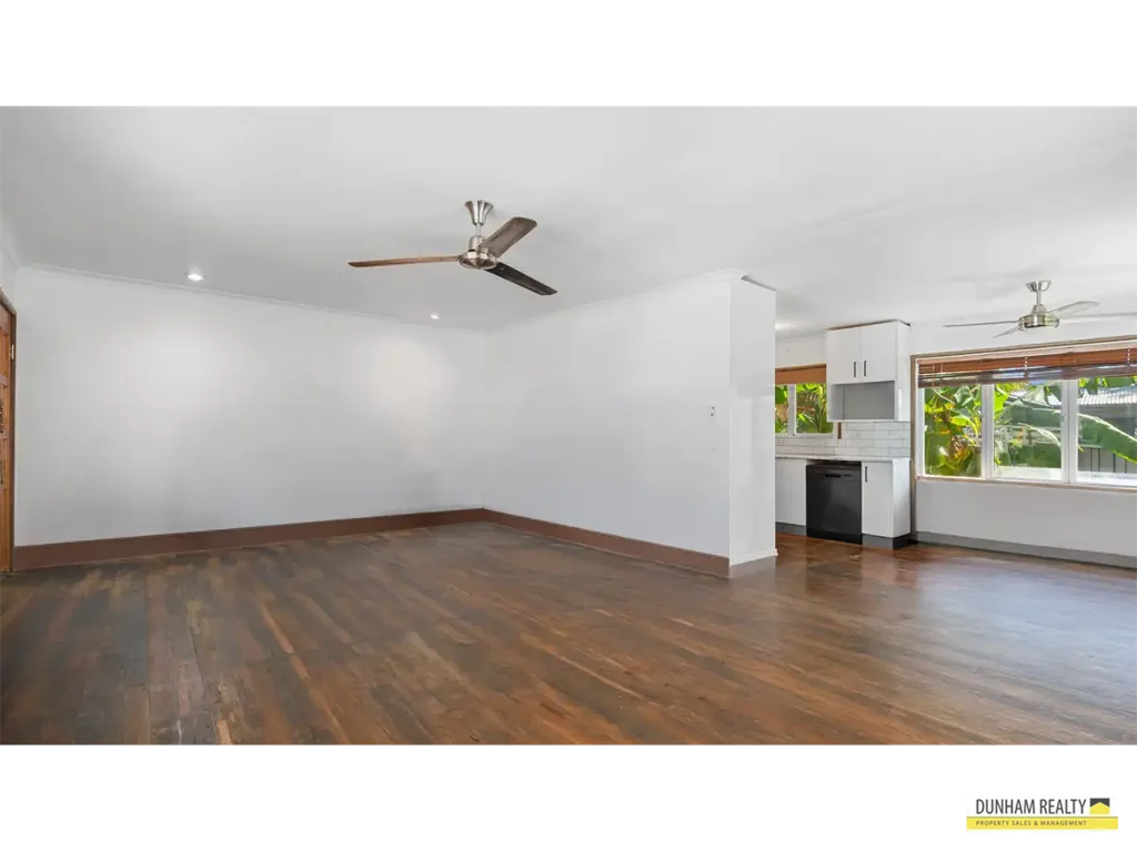 Manoora 4Kwarto TROPICAL ENTERTAINER | POOL | SOLAR| FLEXIBLE FAMILY HOME