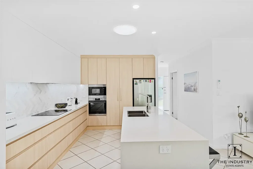 15 Tribulation Close, Kewarra Beach, QLD 4879