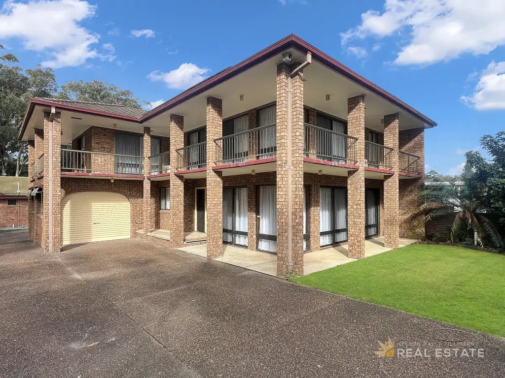 Giant Family Home in Sought-After Soldiers Point