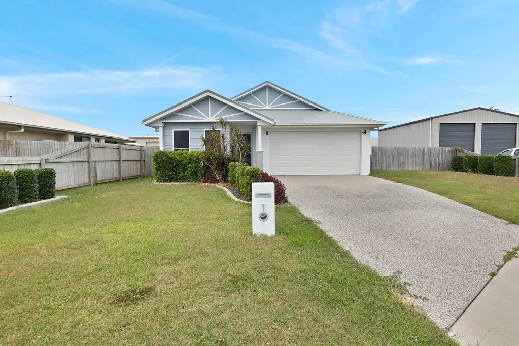 Bakers Creek 4房  Luxury Home with Side Access & Huge Shed