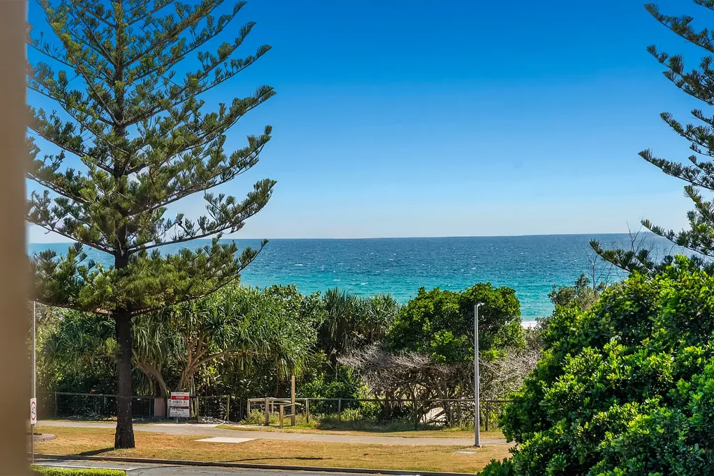 9/125 Golden Four Drive, Bilinga, QLD 4225