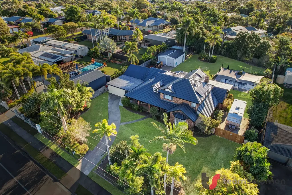 Victoria Point 5 Bedroom LIVING LARGE