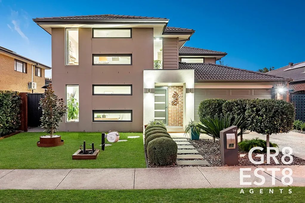 Cranbourne West 4 Bedroom Grand-Scale Living in a Prime Family Location!