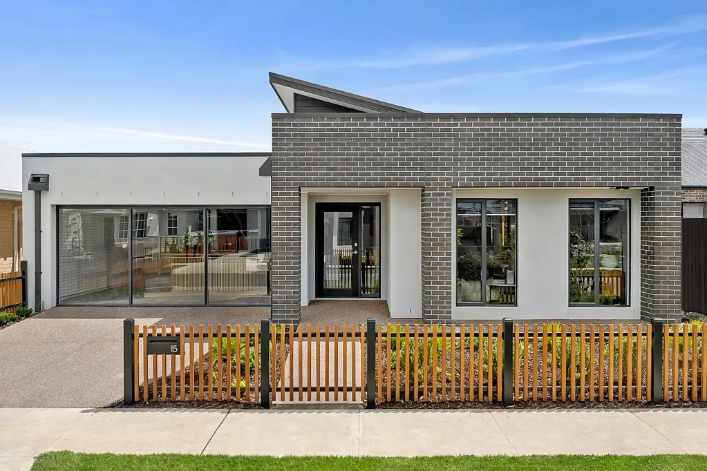 Clyde North 4 Bedroom SOHO Living Display Home for Sale! Earn up to $74,199 with a 7% leaseback, don't miss out on this opportunity!