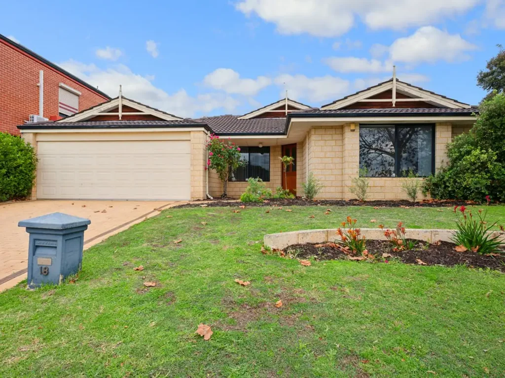 Southern River 4 Slaapkamer Large Block, Great Location, Endless Potential
