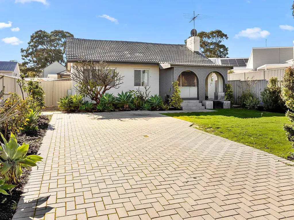 Hamilton Hill 3 Bedroom UNDER OFFER BY PROFESSIONALS PROPERTY EXECUTIVES
