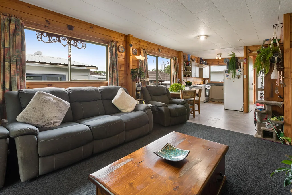 Waihi 2 Slaapkamer Home, Sleepout, Double Garage!