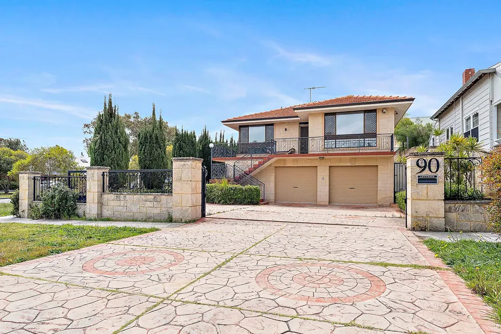 Fremantle 4कमरा BIG HOME, BIG POTENTIAL - UNLOCK THE POSSIBILITIES IN FREMANTLE!