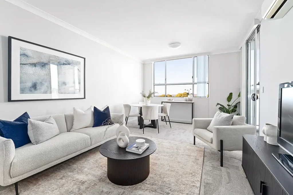 Helensburgh 2房 现代化公寓，地理位置极其便利 Modern Apartment in Ultra Convenient Location