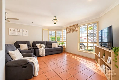 Silid Pahingahan - 16 Danvers Court, Hillcrest, QLD 4118