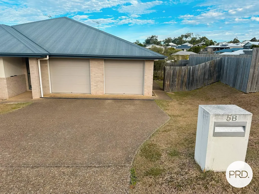 Modern 3-Bedroom Duplex with Spacious Yard