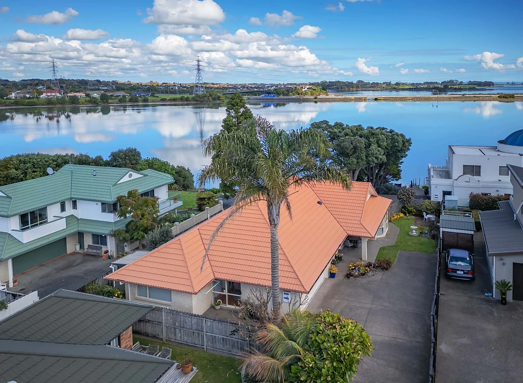 Papakura 3房  Premium waterfront retreat!