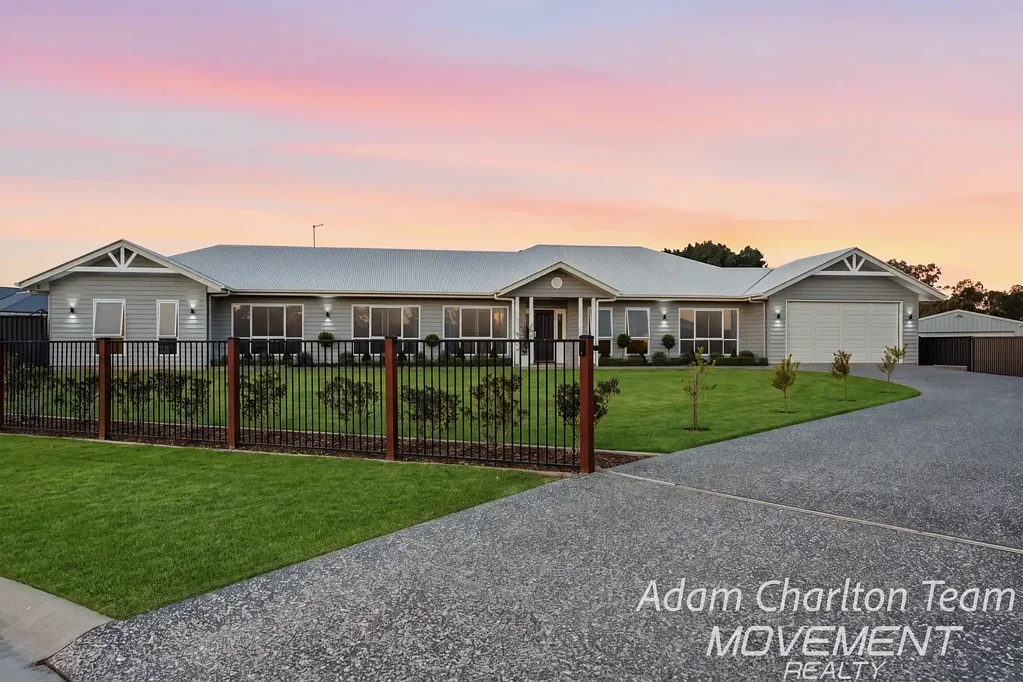 Caboolture 5 Slaapkamer Contemporary Family Living with Premium Finishes on 3,004m²
