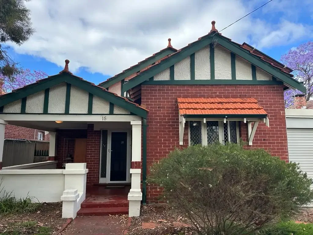 Fully Furnished House / Pets allowed - min 3 month lease available - 200m from Swan River - 10 min to Perth CBD