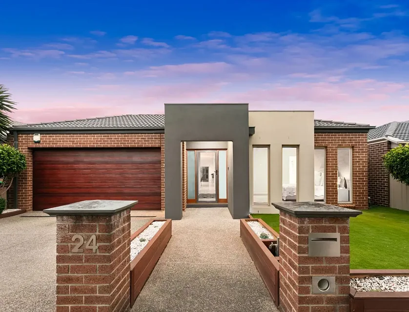 24 West Highland Drive, Burnside Heights, VIC 3023, 4 ਕਮਰੇ, 2 ਬਾਥਰੂਮ, House