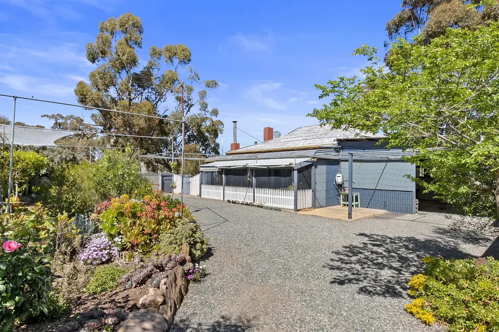 10151 Barrier Highway, Hallett, SA 5419