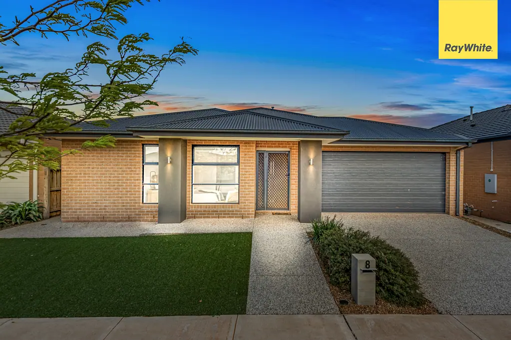 8 Dhalla Street, Thornhill Park, VIC 3335
