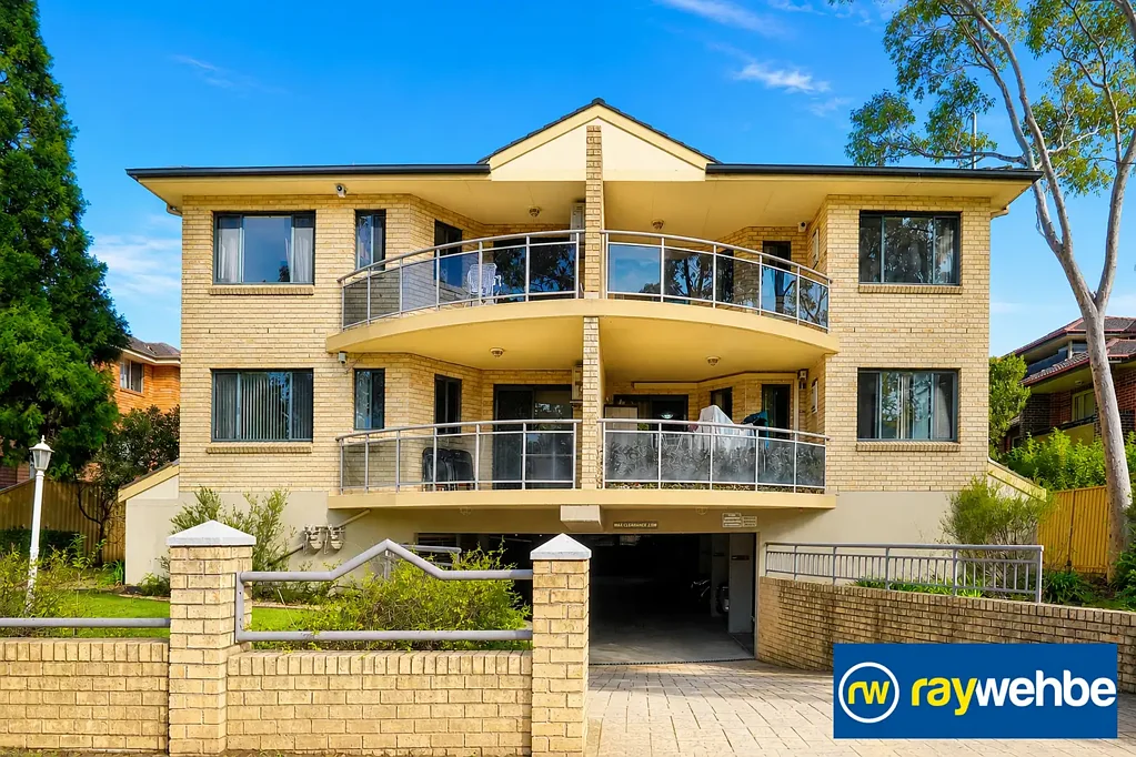 Merrylands 2chambre Stylish First Floor Apartment in a Prime Merrylands Location