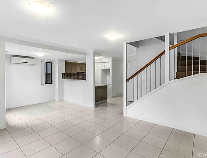 9/10 Highgrove Street, Calamvale, Brisbane - Southern Region, 3部屋, 2バスルーム, Townhouse