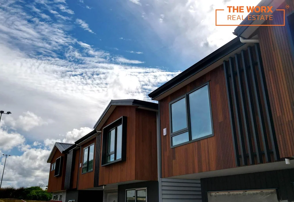 Mount Albert 4कमरा Stylish Brand-New Family Home in Prime Mt Albert