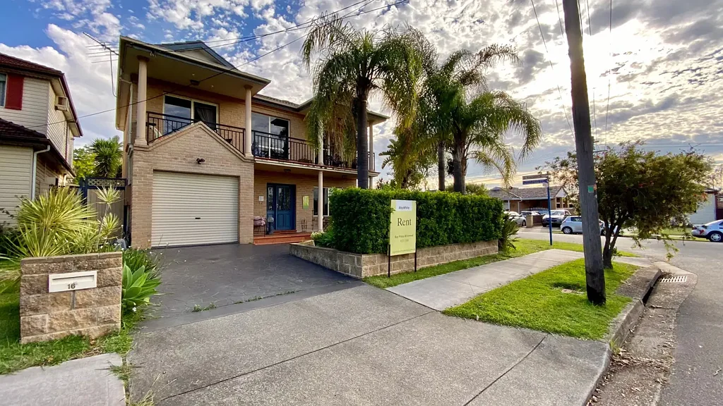 FURNISHED Resort-Style House with Floorboard/Carpet, Air Conditioning and Pool - Riverwood