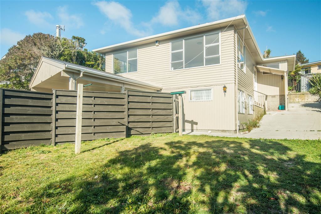 4 Hillview Crescent, Paparangi, Wellington, 5 Kuwarto, 2 Banyo